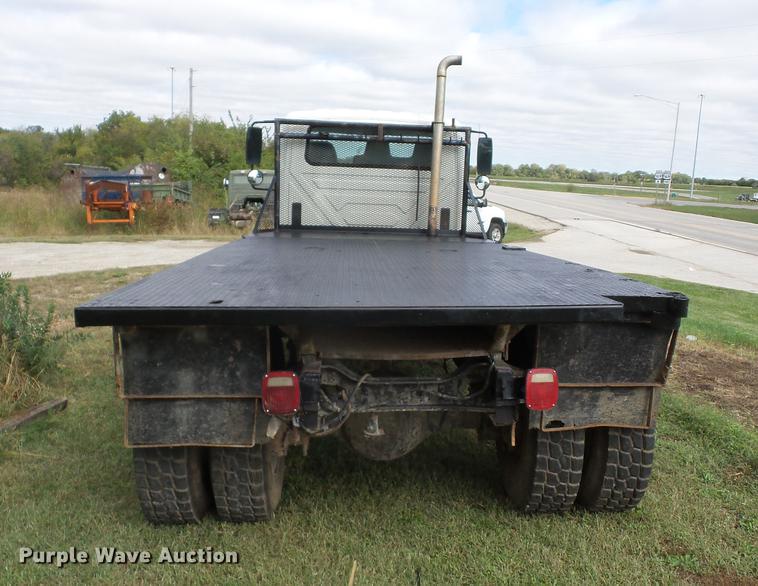 image for item K6360 2002 International 4300 flatbed truck