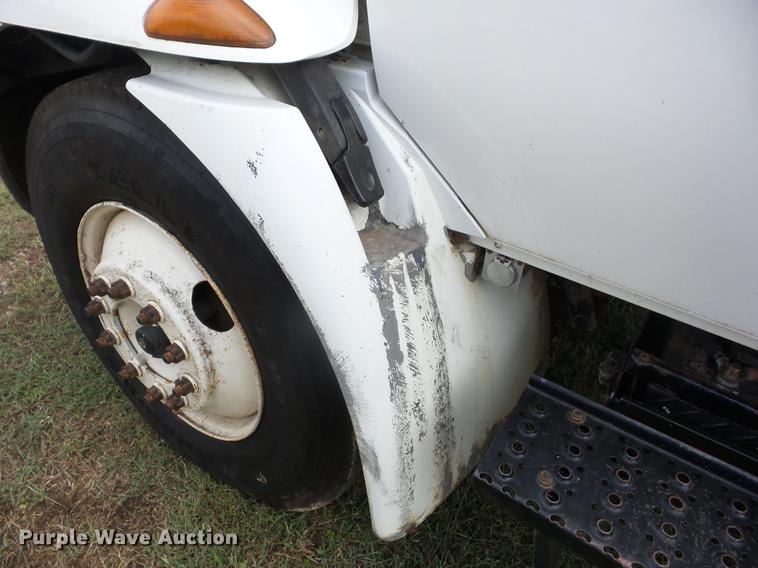 image for item K6360 2002 International 4300 flatbed truck