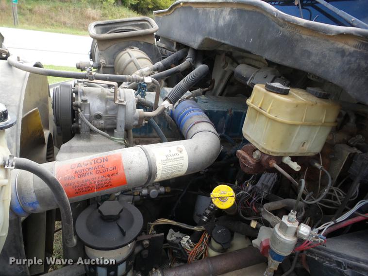 image for item K6360 2002 International 4300 flatbed truck