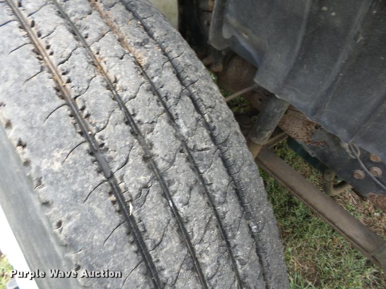 image for item K6360 2002 International 4300 flatbed truck