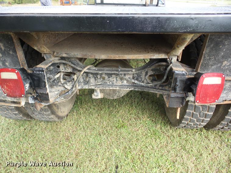 image for item K6360 2002 International 4300 flatbed truck