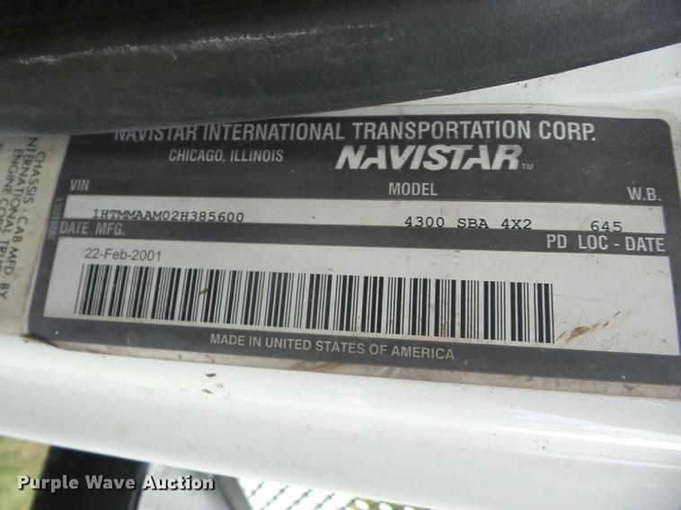 image for item K6360 2002 International 4300 flatbed truck