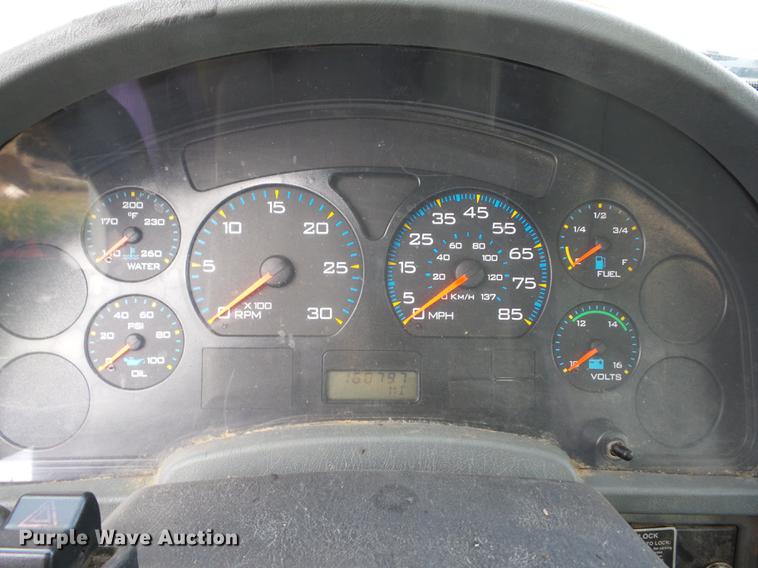 image for item K6360 2002 International 4300 flatbed truck