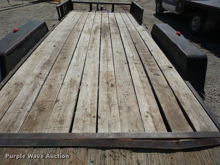 image for item K6365 2001 ACT utility trailer