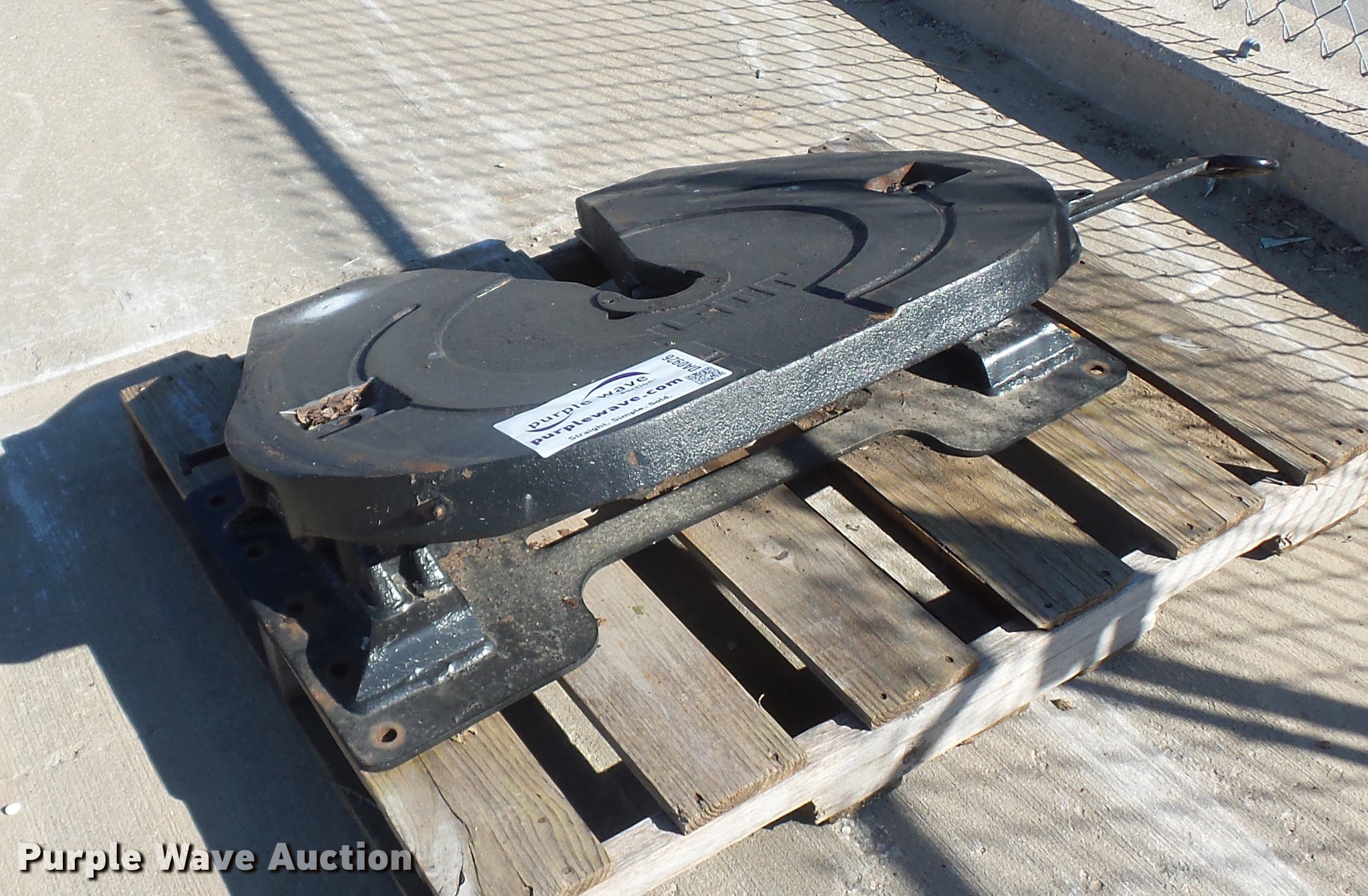 Jost fifth wheel plate in Raytown, MO Item DA0926 sold Purple Wave