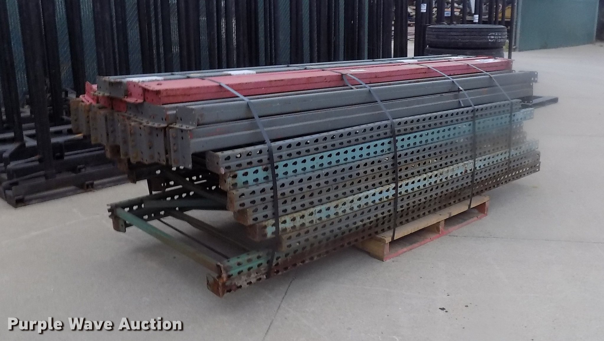 Pallet racking in Dubuque, IA Item DC4783 sold Purple Wave