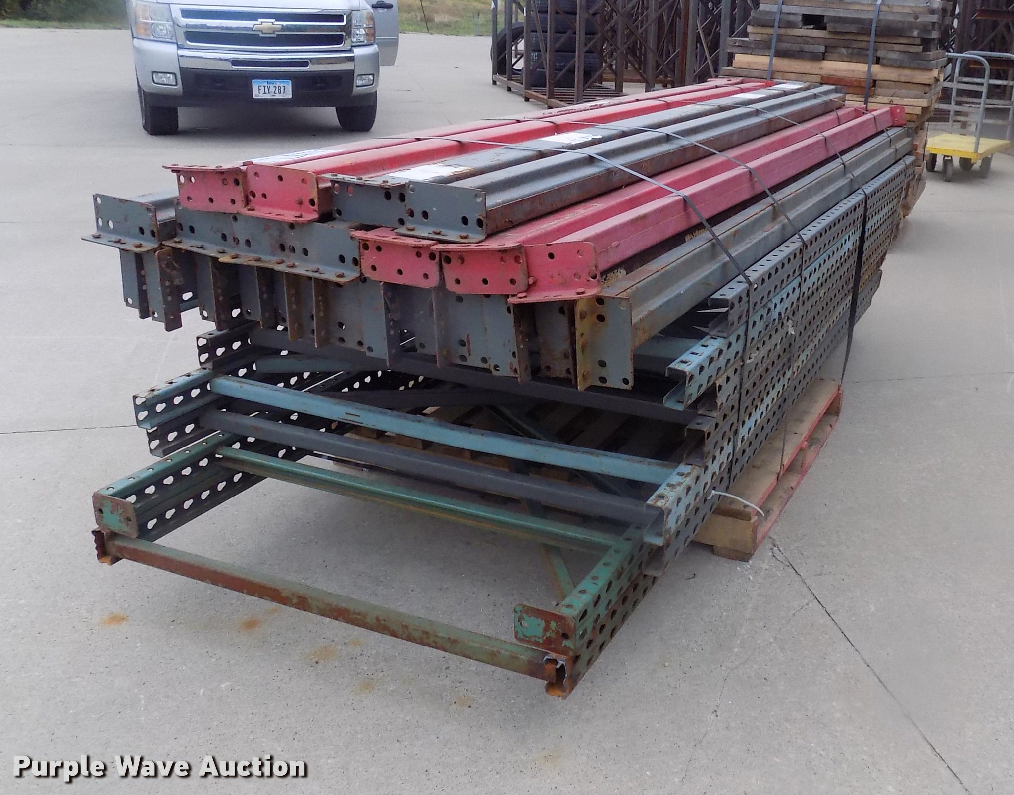 Pallet racking in Dubuque, IA Item DC4783 sold Purple Wave