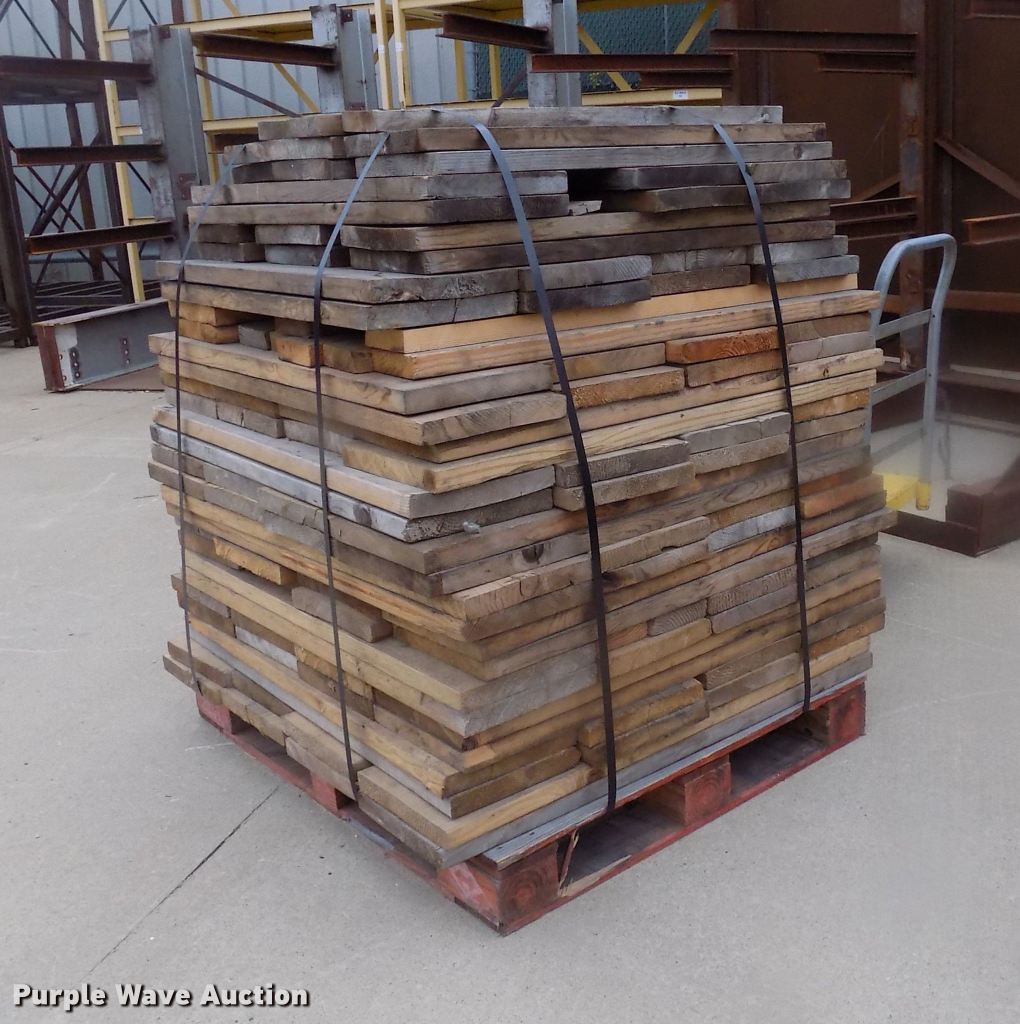 Pallet racking in Dubuque, IA Item DC4783 sold Purple Wave