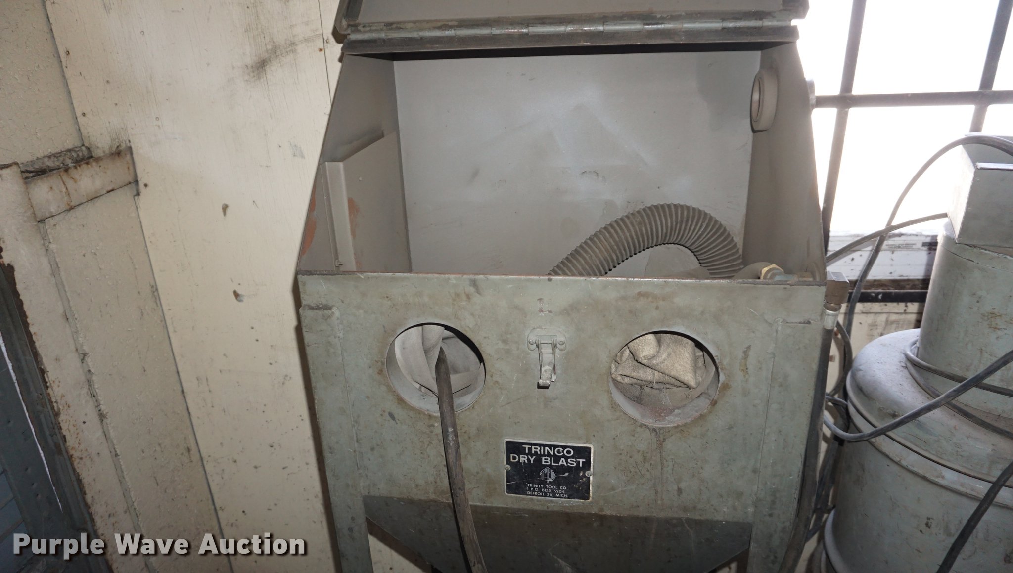 Trinco sandblasting in Kansas City, KS Item DS9352 sold