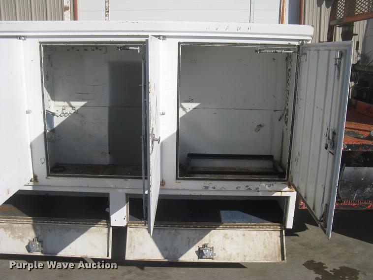 image for item AR9761 RKI DA4211 utility bed