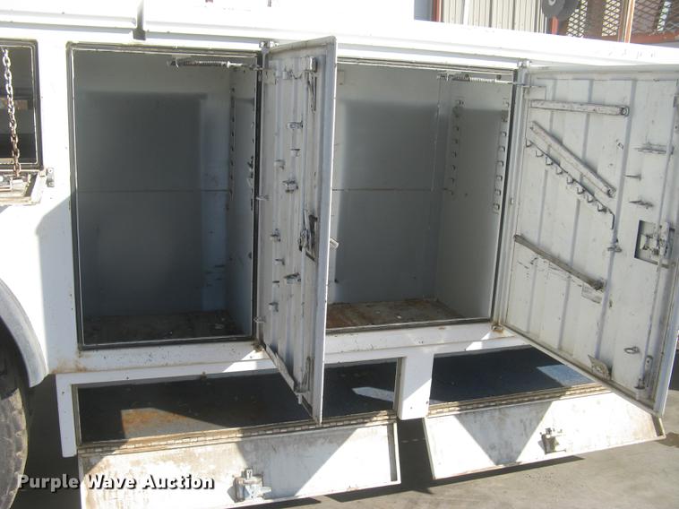 image for item AR9761 RKI DA4211 utility bed