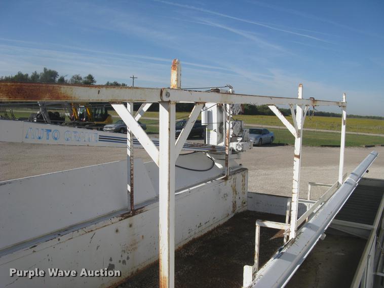 image for item AR9761 RKI DA4211 utility bed