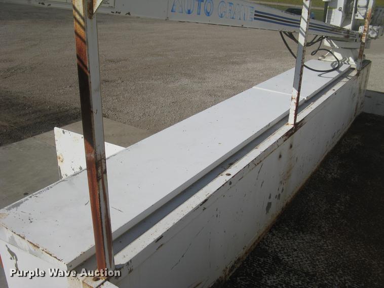 image for item AR9761 RKI DA4211 utility bed