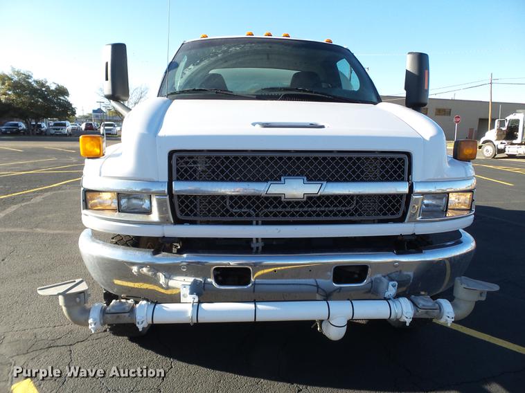 image for item BJ9939 2007 Chevrolet C5500 water truck