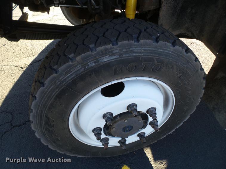 image for item BJ9939 2007 Chevrolet C5500 water truck