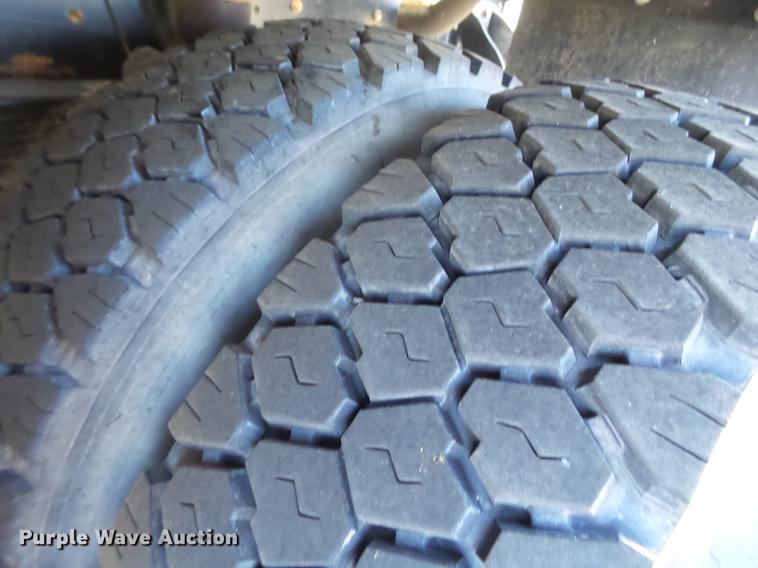 image for item BJ9939 2007 Chevrolet C5500 water truck