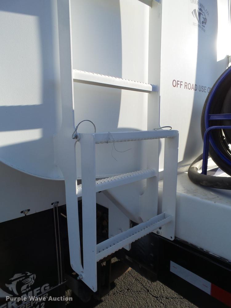 image for item BJ9939 2007 Chevrolet C5500 water truck