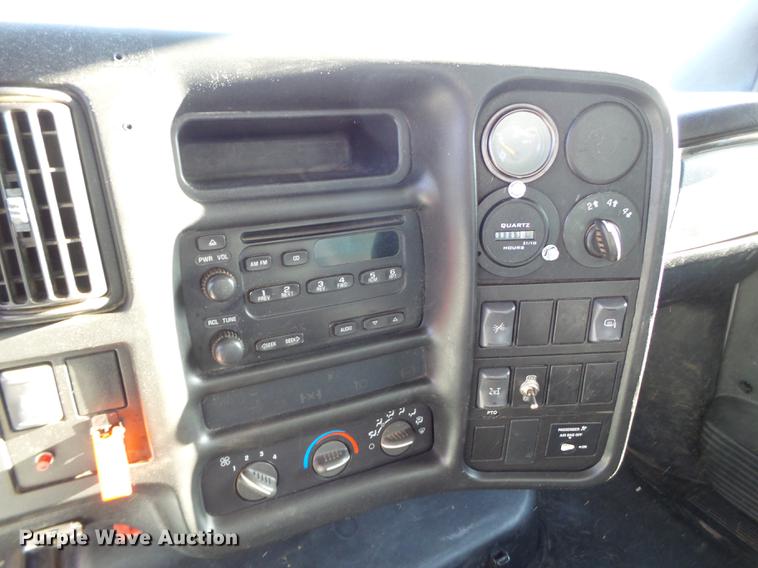 image for item BJ9939 2007 Chevrolet C5500 water truck