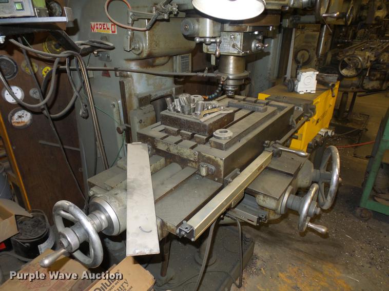 image for item DA0775 Rotary head milling machine
