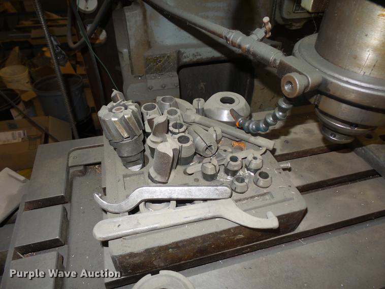 image for item DA0775 Rotary head milling machine