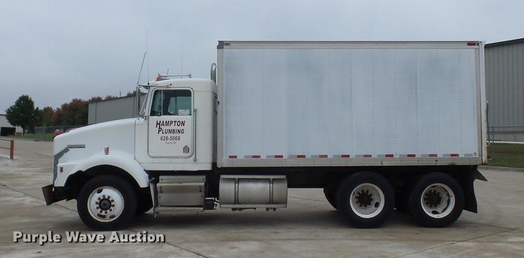 image for item DA0800 1988 Kenworth T800 box truck