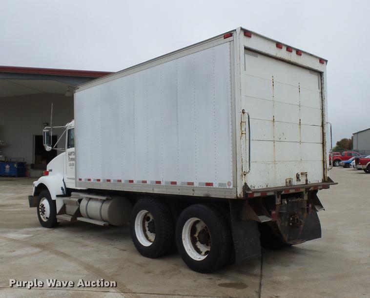 image for item DA0800 1988 Kenworth T800 box truck