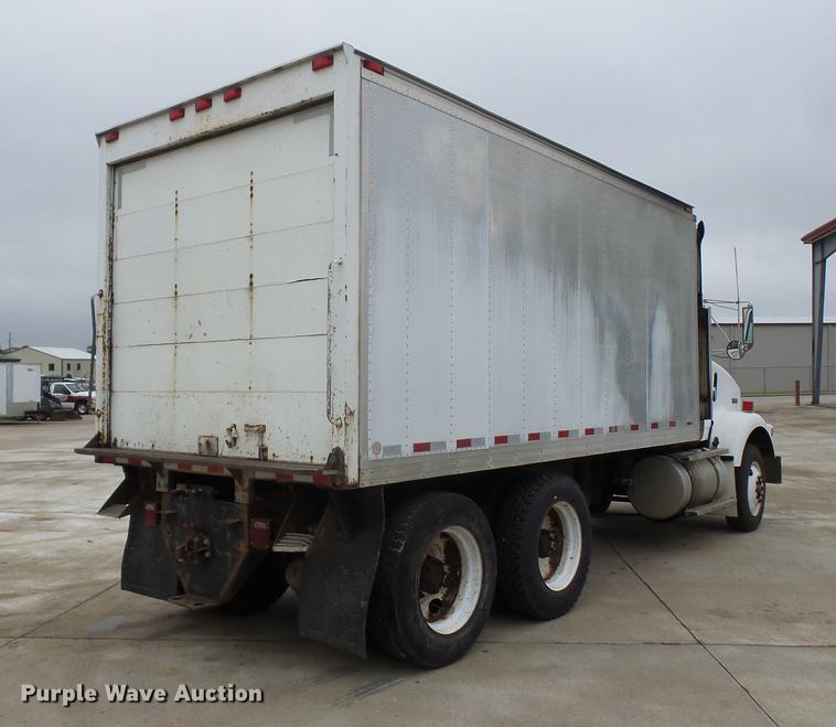 image for item DA0800 1988 Kenworth T800 box truck