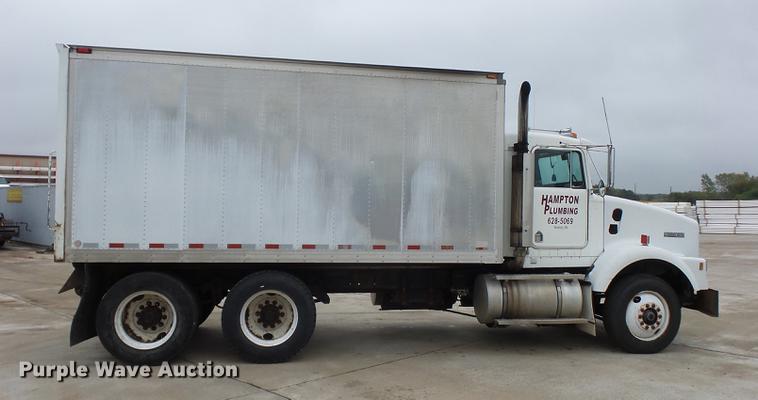 image for item DA0800 1988 Kenworth T800 box truck