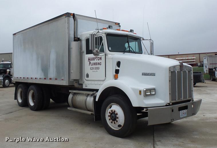 image for item DA0800 1988 Kenworth T800 box truck