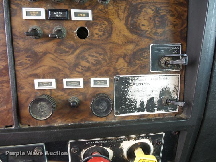 image for item DA0800 1988 Kenworth T800 box truck