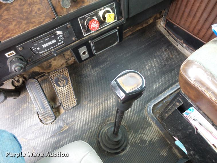 image for item DA0800 1988 Kenworth T800 box truck