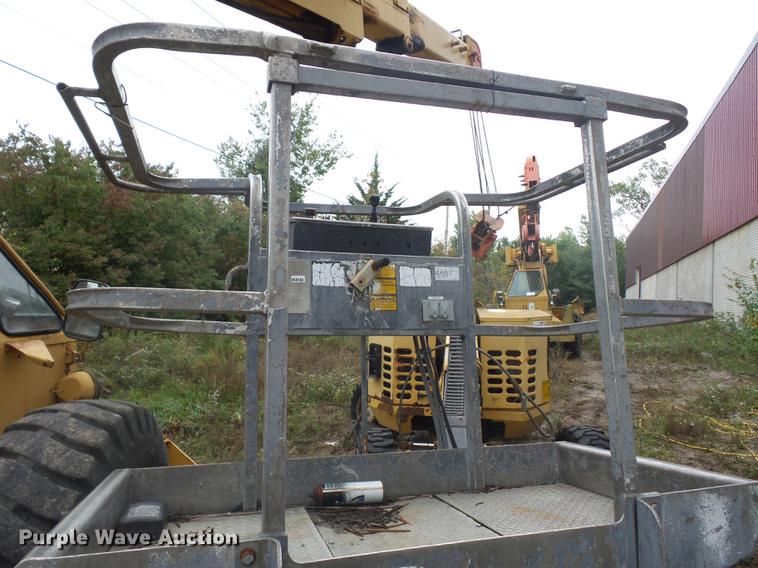 image for item DA0803 Grove AMZ40BXT boom lift