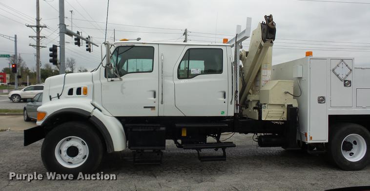 image for item DA0834 2004 Sterling L7500 crane truck