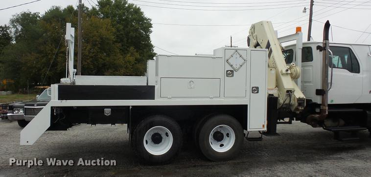 image for item DA0834 2004 Sterling L7500 crane truck