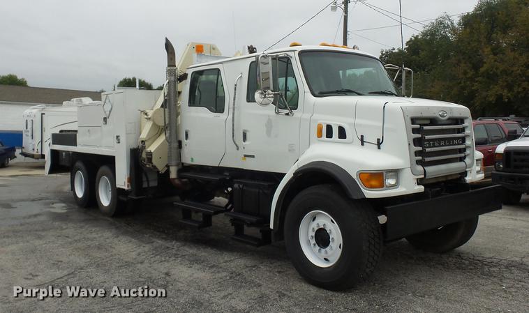 image for item DA0834 2004 Sterling L7500 crane truck