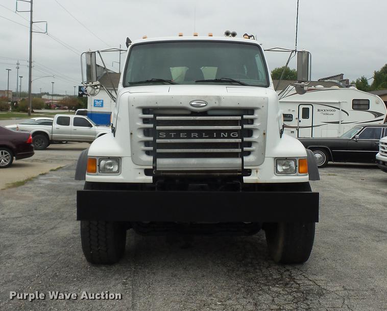image for item DA0834 2004 Sterling L7500 crane truck