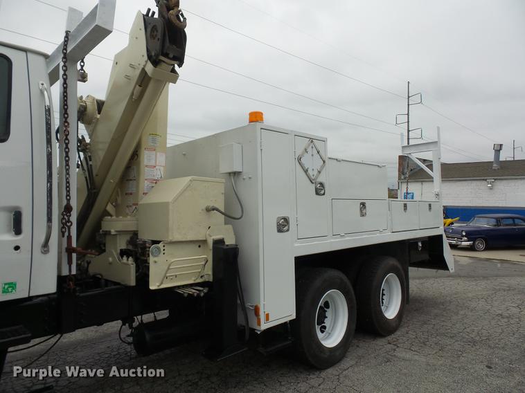 image for item DA0834 2004 Sterling L7500 crane truck