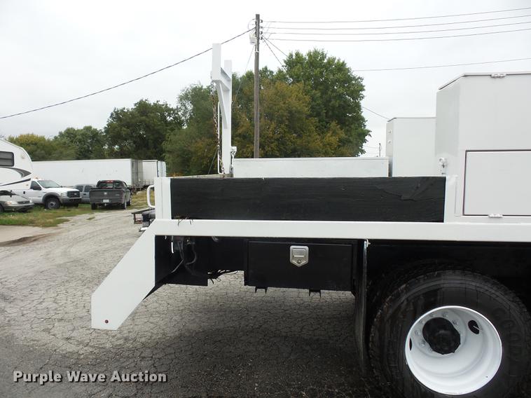 image for item DA0834 2004 Sterling L7500 crane truck