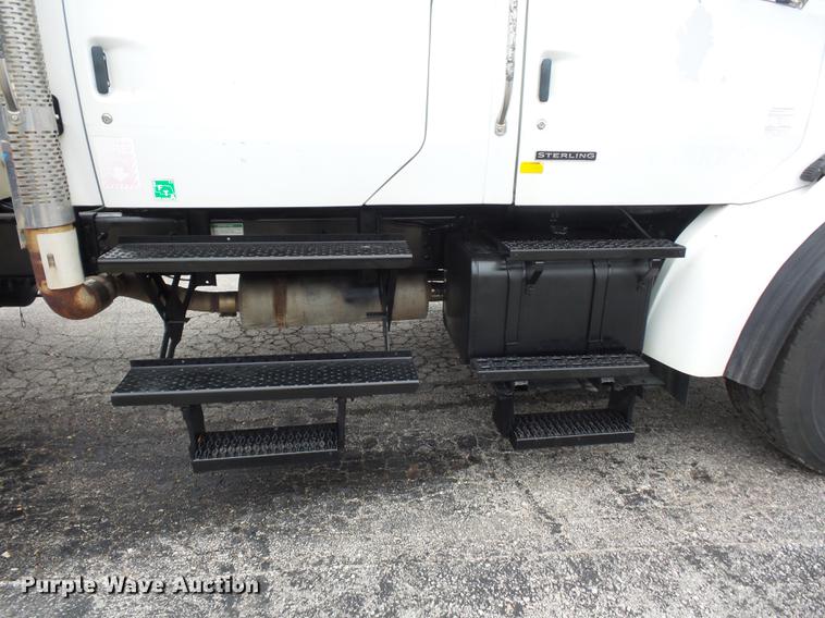 image for item DA0834 2004 Sterling L7500 crane truck