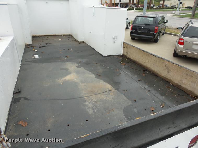 image for item DA0834 2004 Sterling L7500 crane truck