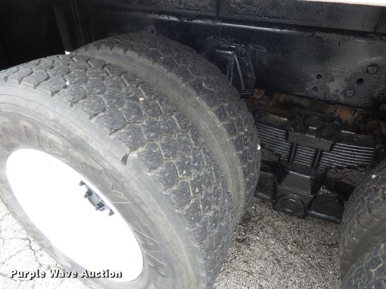 image for item DA0834 2004 Sterling L7500 crane truck