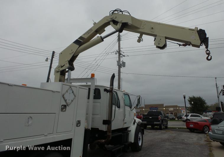 image for item DA0834 2004 Sterling L7500 crane truck
