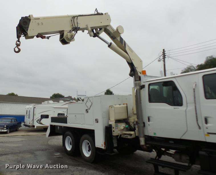 image for item DA0834 2004 Sterling L7500 crane truck