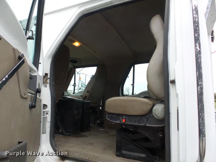 image for item DA0834 2004 Sterling L7500 crane truck