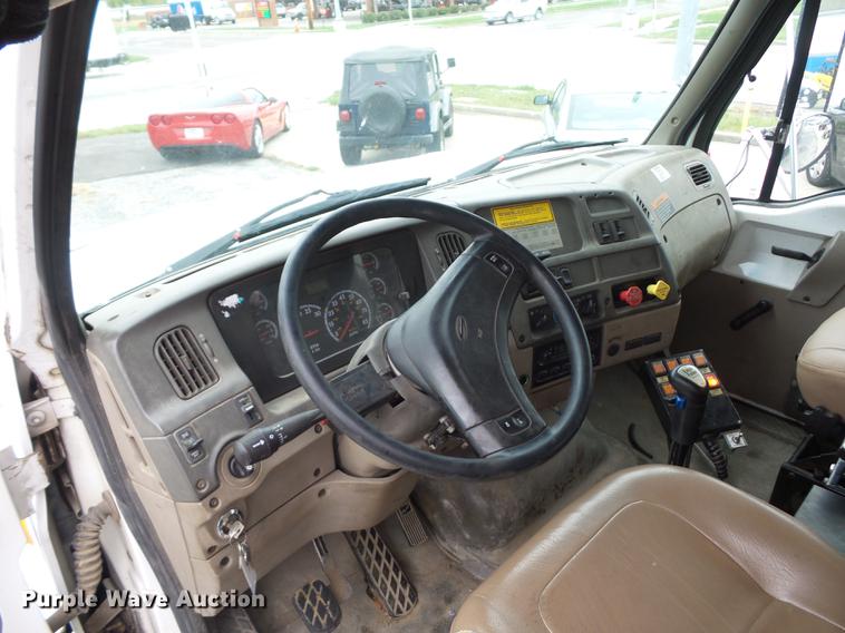 image for item DA0834 2004 Sterling L7500 crane truck