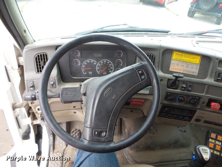 image for item DA0834 2004 Sterling L7500 crane truck