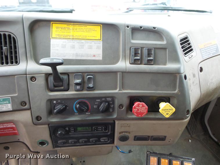 image for item DA0834 2004 Sterling L7500 crane truck