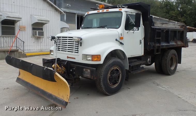 image for item DA0861 1992 International 4700 dump truck