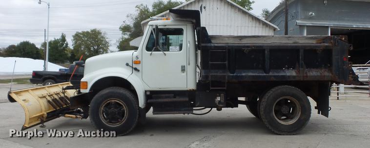 image for item DA0861 1992 International 4700 dump truck