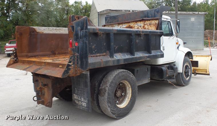 image for item DA0861 1992 International 4700 dump truck